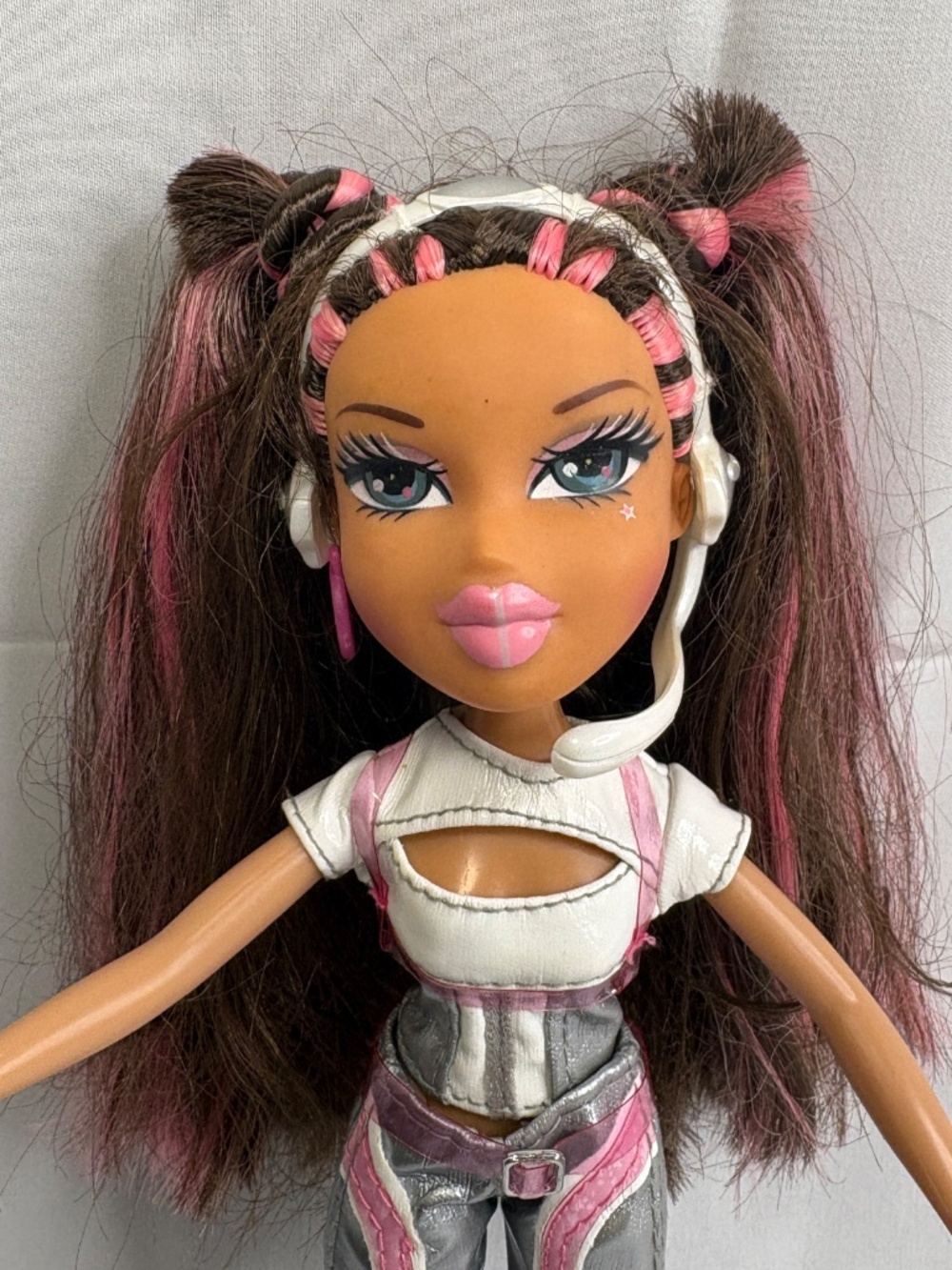 2005 MGA Bratz Doll Live In Concert Space Angelz Yasmin Fashion Doll - Picture 3 of 12